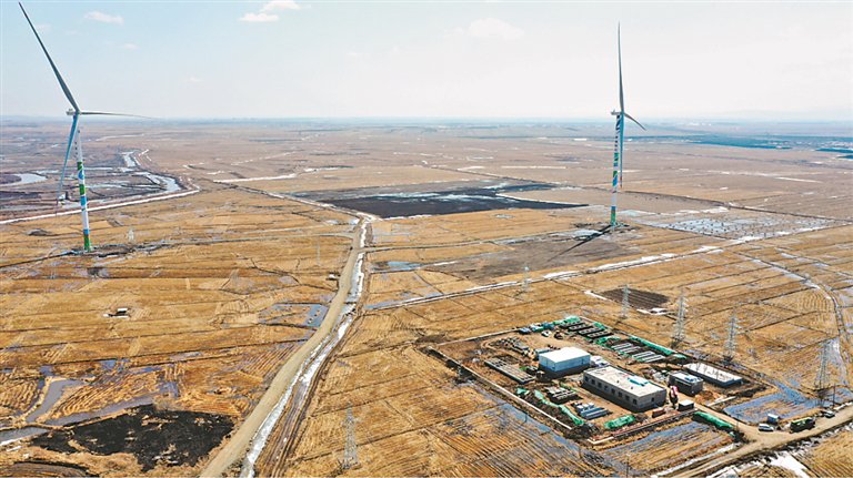 勃利縣200兆瓦風電制氫聯(lián)合運行示范項目施工現(xiàn)場。李奇曄攝
